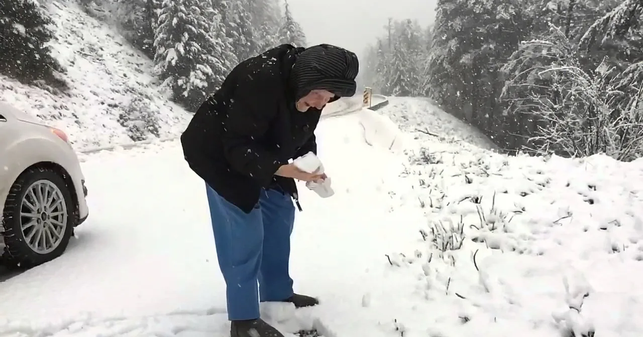 101 Year Old Mother Plays in the Snow! Look How Happy She Is!