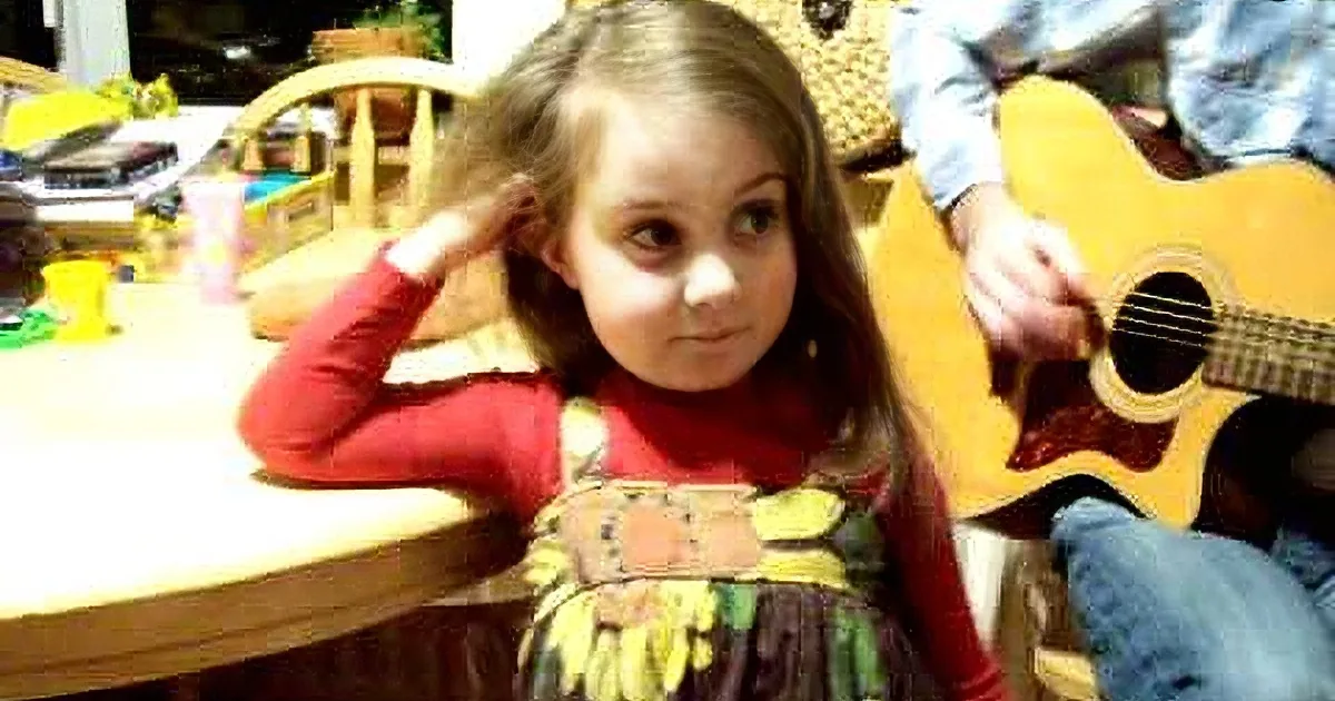 Dad Began Playing His Guitar. When His 5 Year Old Daughter Joined in? OMG This Is Too Cute!