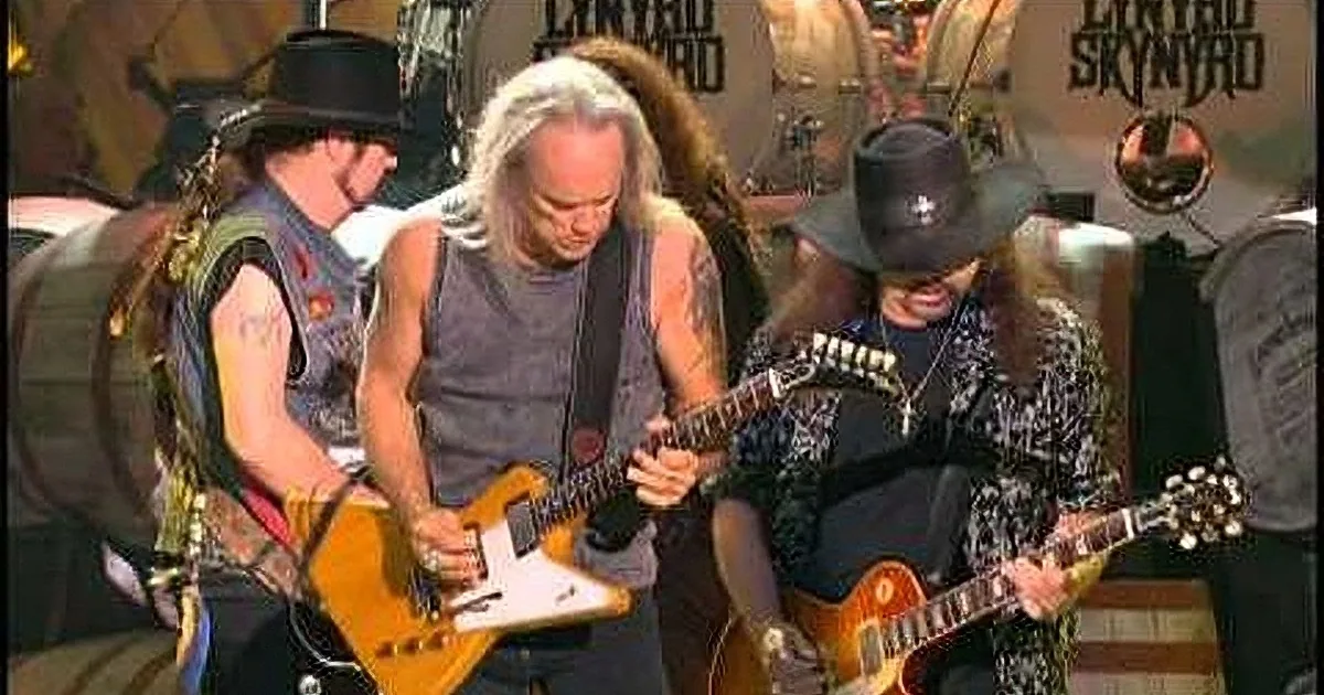 Lynyrd Skynyrd Pays Tribute to Late Band Member With This Emotional Performance of ''Simple Man''