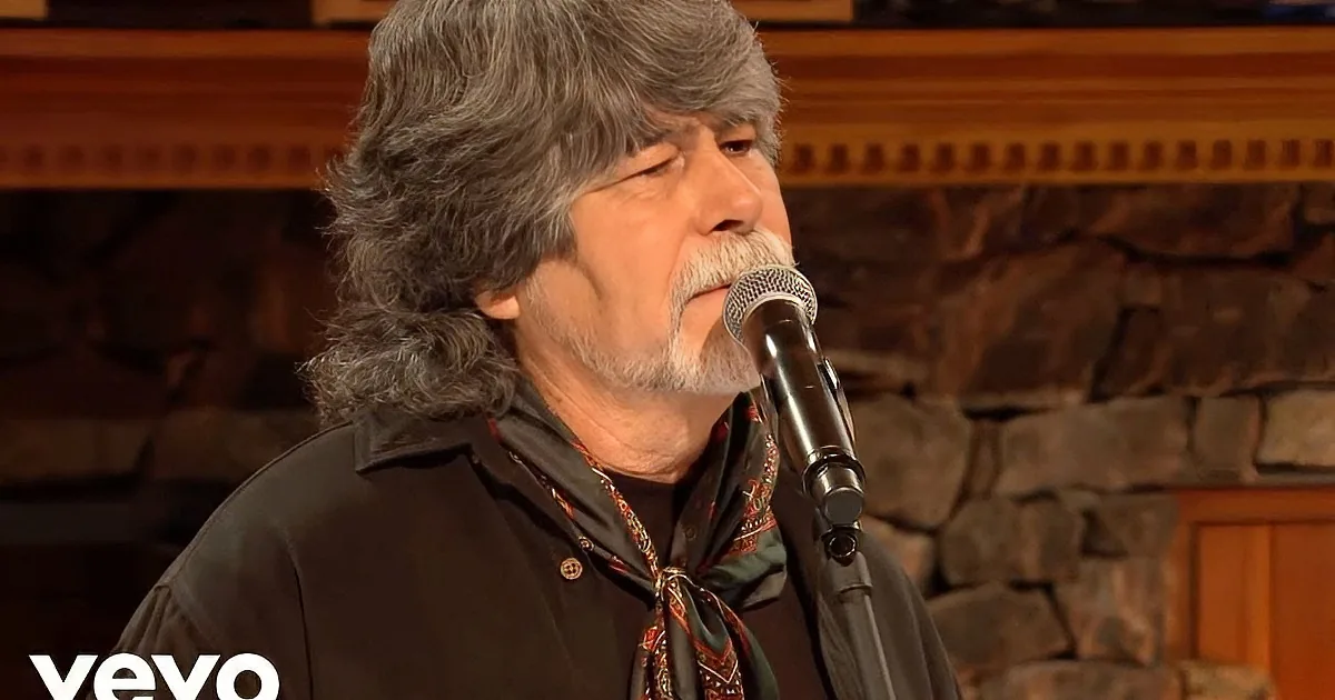 Alabama Proclaims Their Faith With This Stunning 'The Old Rugged Cross' Performance. Touching!