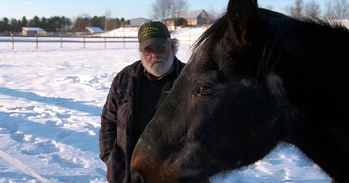 Horse and Man a Bond Not to Be Broken, Touching!