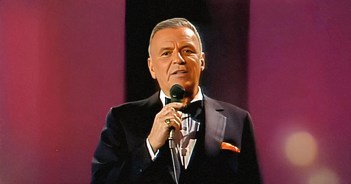 Frank Sinatra Belts out ''Theme From New York, New York''. I Got Chills From the First Words.