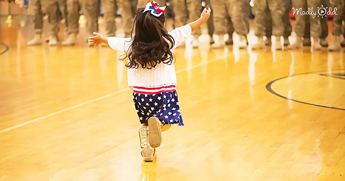 Daughter Sees Dad in Military Formation, but Just Can''t Wait for a Hug
