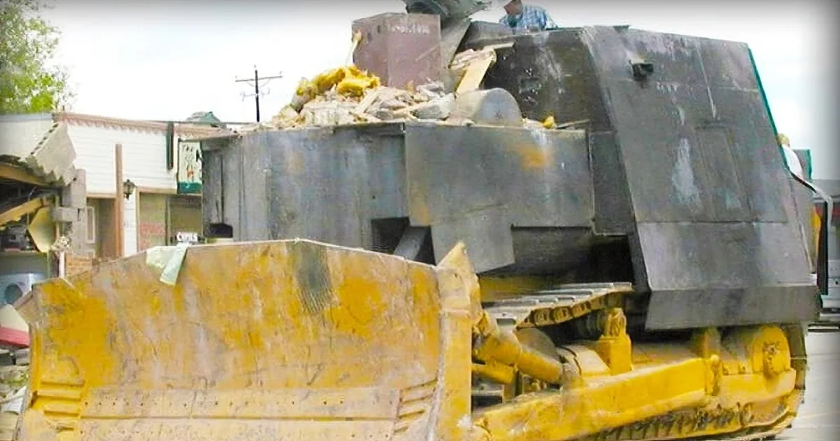Man Loses Zoning Decision, Sets out to Destroy the Town With a Homemade Tank