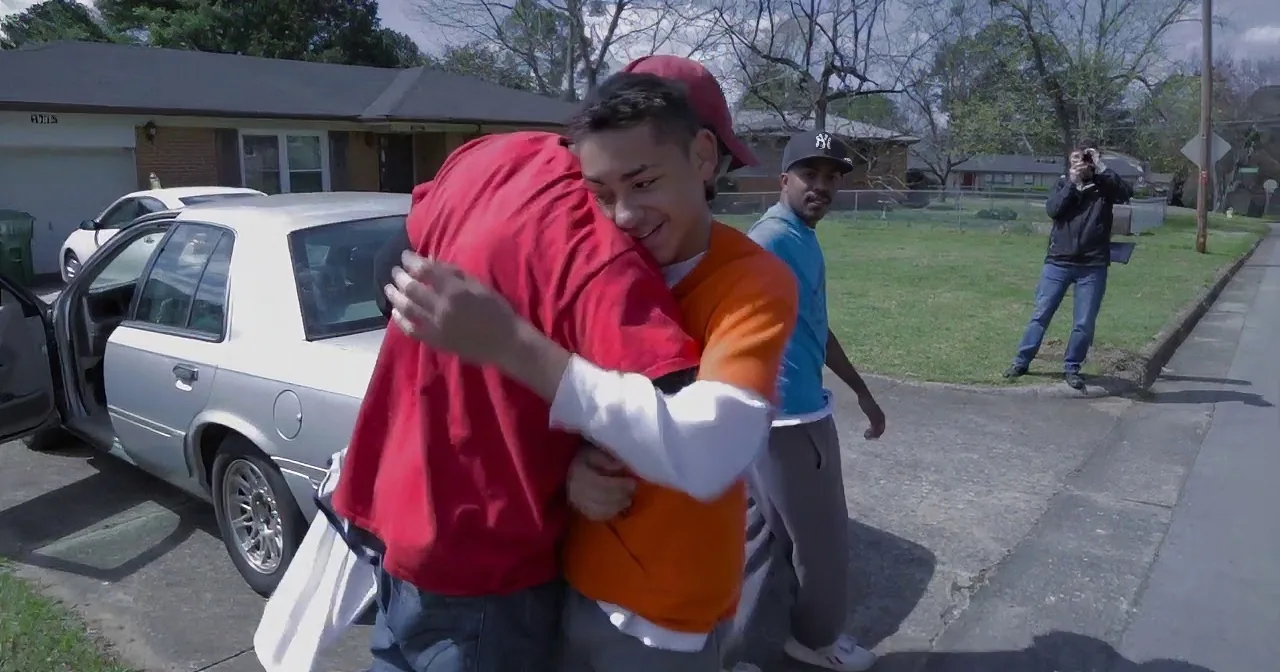 He Saw an Elderly Neighbor Struggling to Cut Their Lawn. That Led to a Huge Community Movement.
