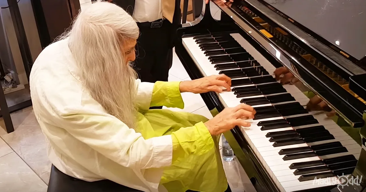 Stunned Employee Sees Familiar Face in the Crowd and Begs Her to Play the Piano