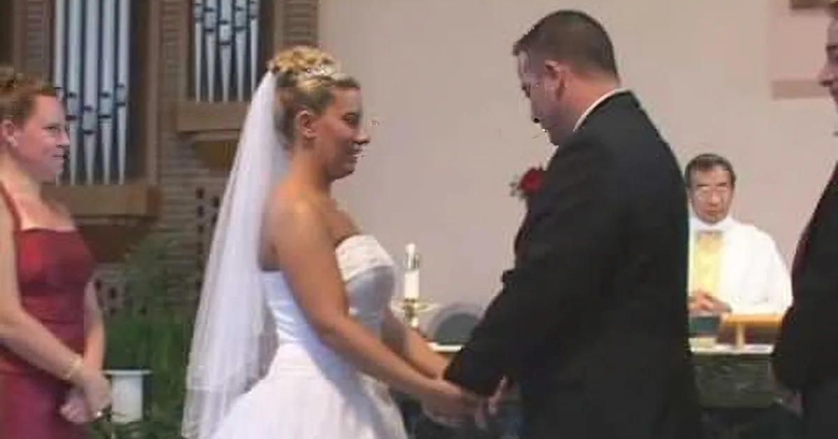 Best-Man's Wardrobe Malfunction Causes Infectious Laughter in Church That Lasts for Minutes