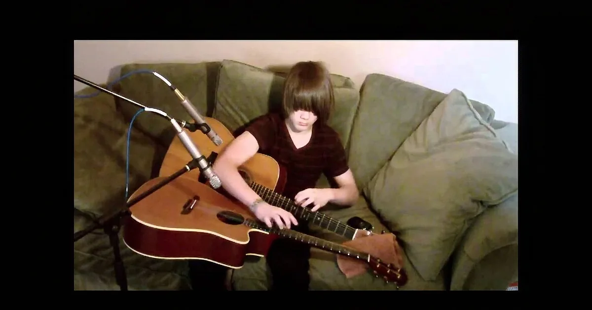 Gifted-Teen-Guitarist Takes on 2 Guitars at Once and It''s Absolutely Mesmerizing to Watch