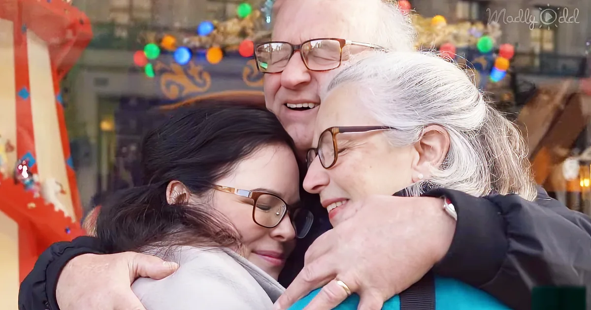 Secret Santa Delivers Christmas Miracles That''ll Make You Feel All Warm and Fuzzy