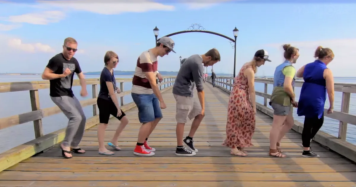 He Travels the Country to Teach 1 Dance to 100 Strangers and Puts It All Together in One Video