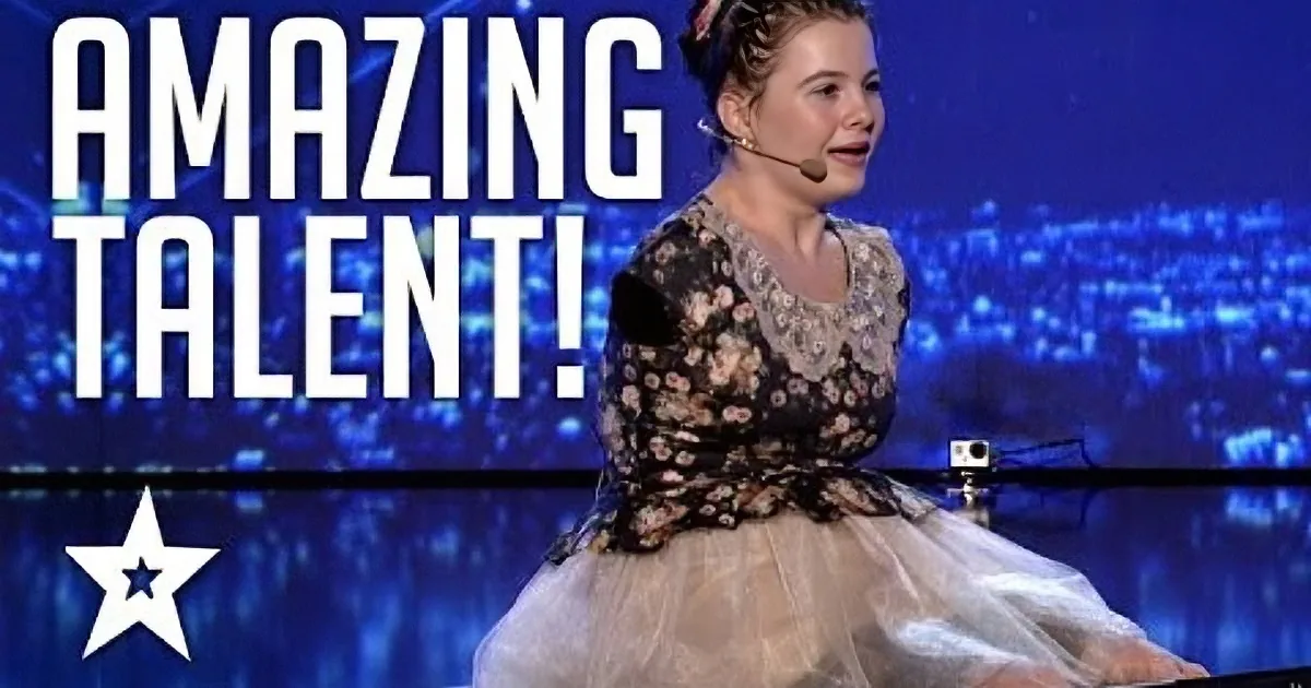 This Young Girl Has No Arms. but You''ll Lose It When You See Her Playing the Piano With Her Feet