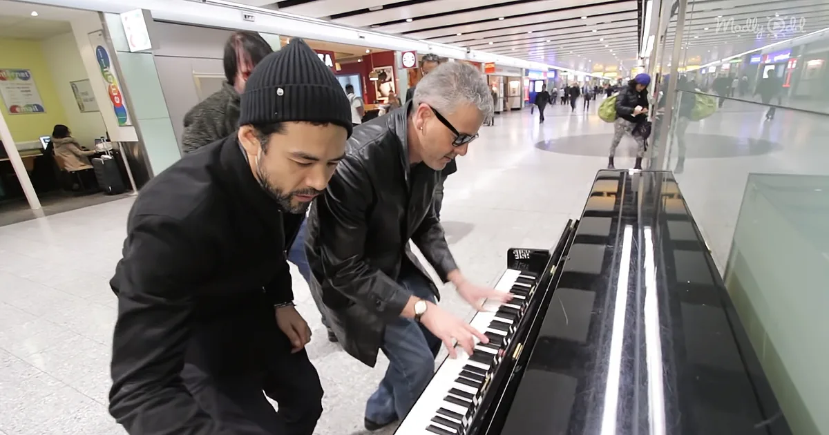 Music by Three Men and a Piano Livens Heathrow Airport