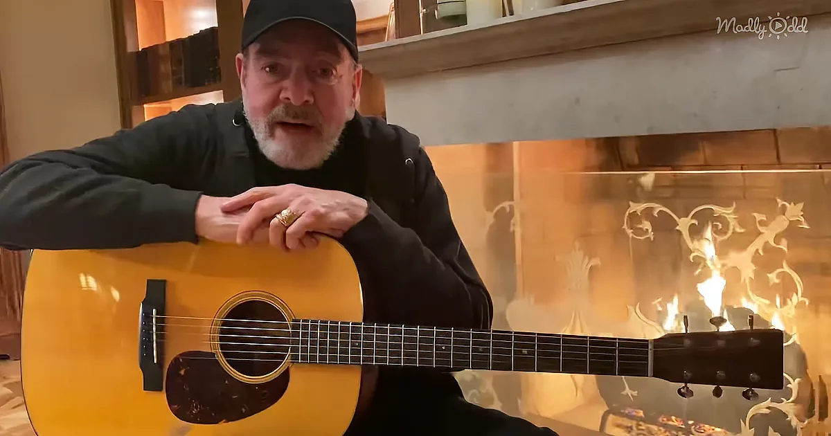 Neil Diamond Puts Helpful Twist on 'Sweet Caroline' During Coronavirus Outbreak
