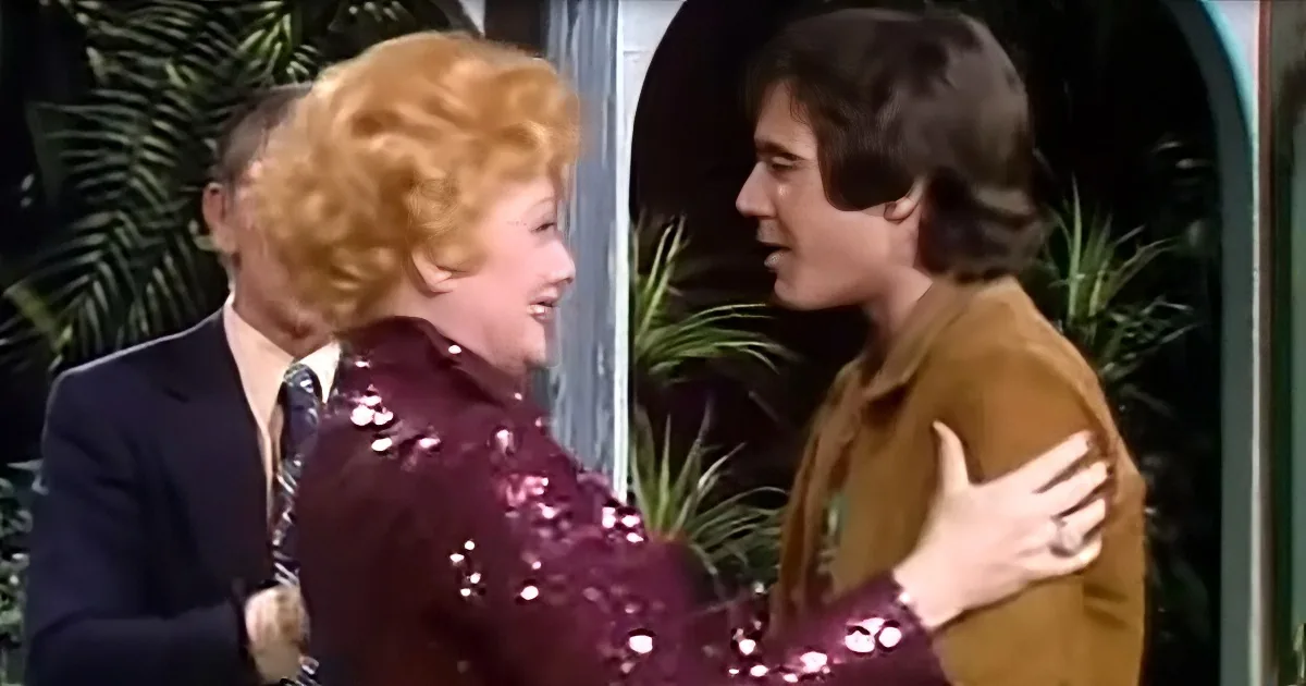 Lucille Ball Receives Heartwarming Surprise During Visit to Johnny Carson's Show