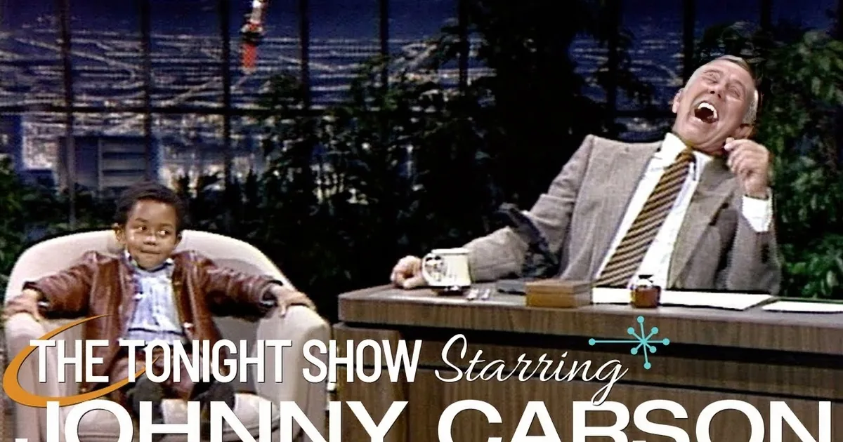 Emmanuel Lewis Makes a Hilarious Appearance on 'The Tonight Show' With Johnny Carson in Splits