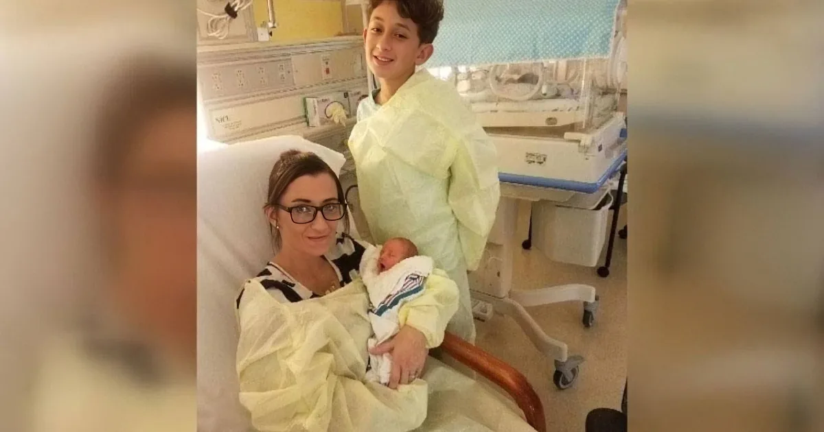 10-Year-Old Boy Delivers Baby Brother, Saves Mom''s Life