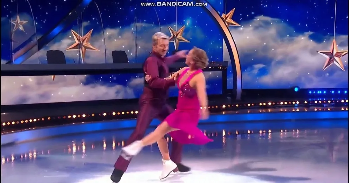 Iconic Figure Skaters Perform Epic Routine to ''Fly Me to the Moon''