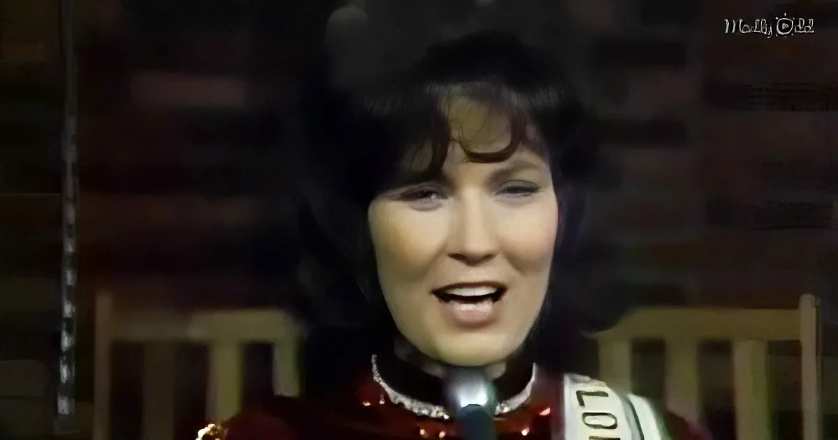Classic 1965 Performance by Loretta Lynn With 'Blue Kentucky Girl'