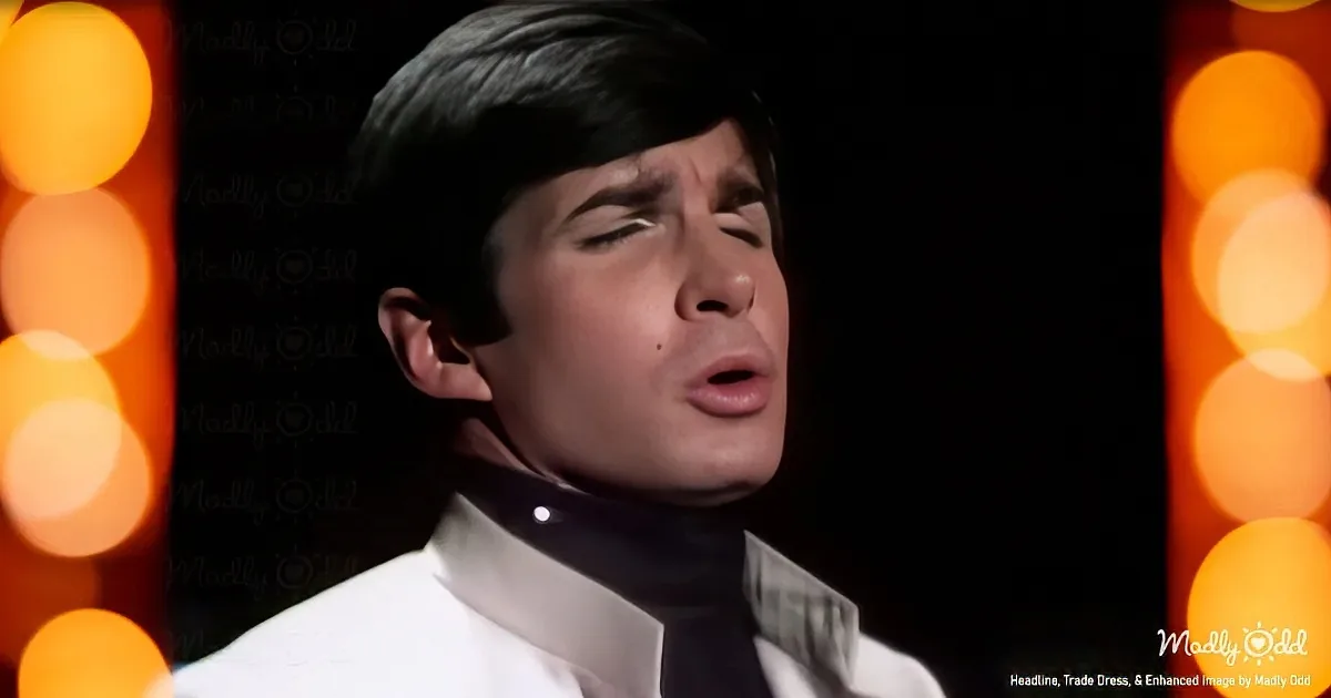 George Hamilton Croons ''Sittin'' on the Dock of the Bay'' Spectacularly off-Key - but His Tan Still Slays!